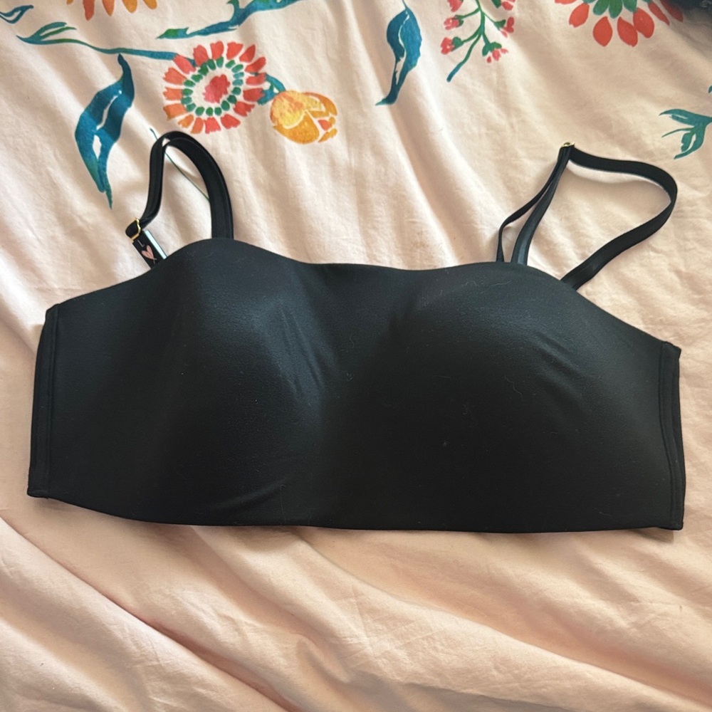 Victoria's Secret Black Strapless Convertible Bra